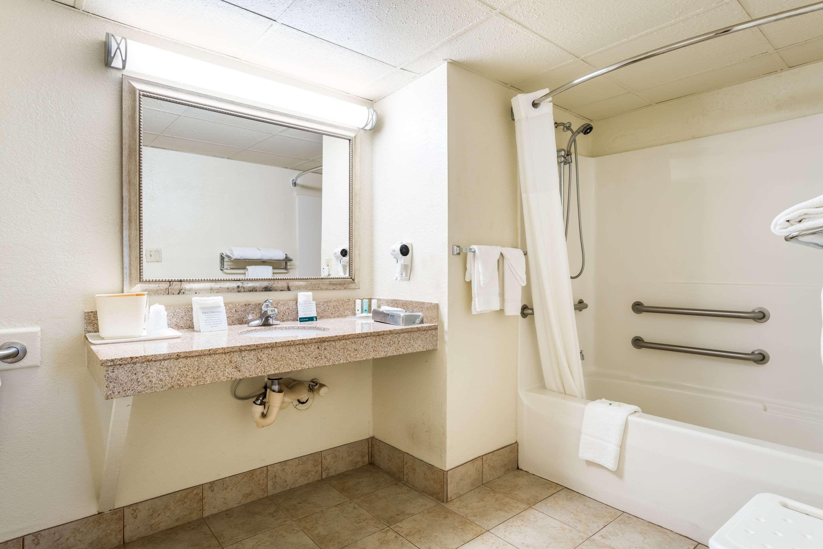 Quality Inn North Battleboro Exterior photo