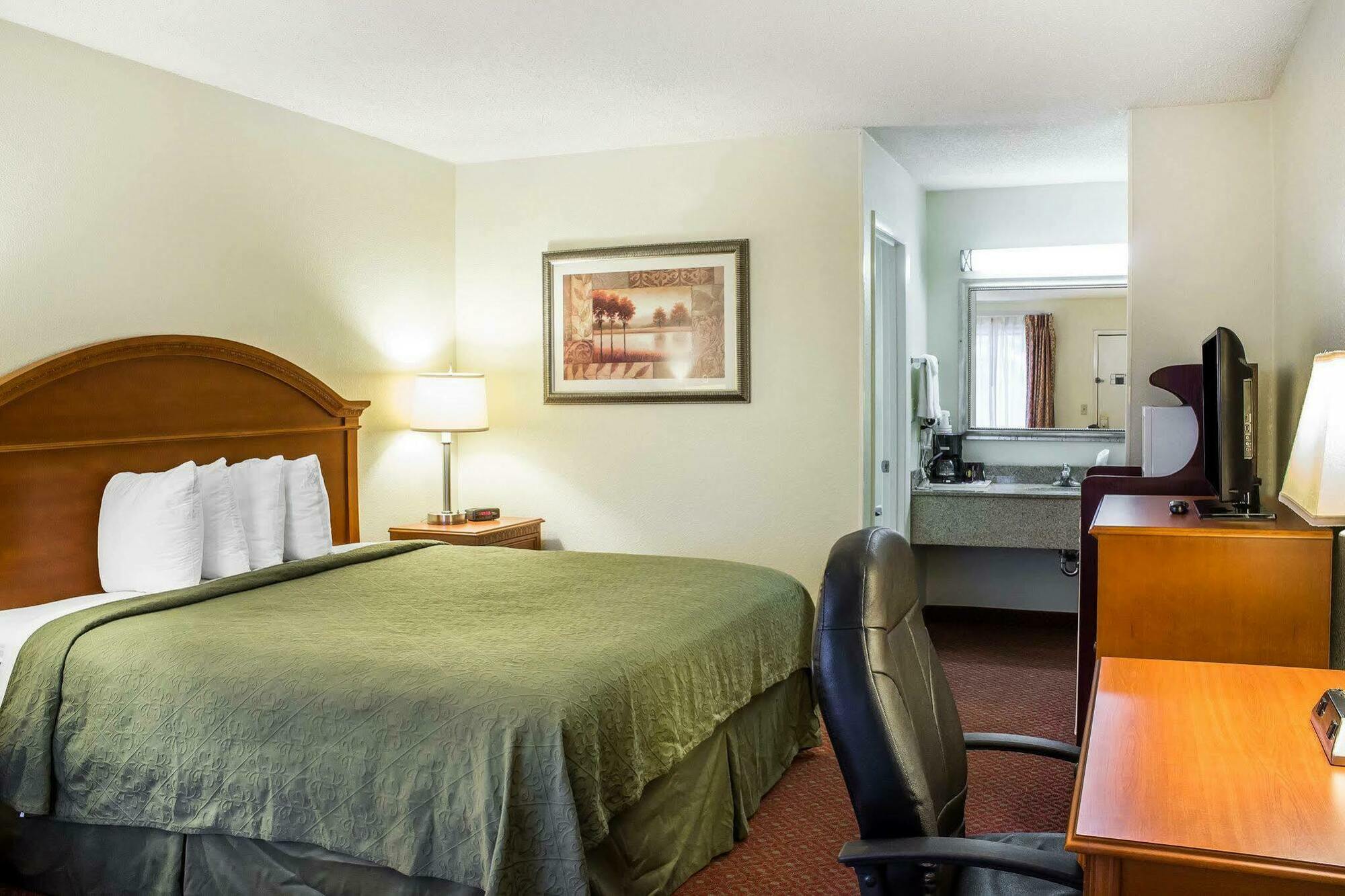 Quality Inn North Battleboro Exterior photo
